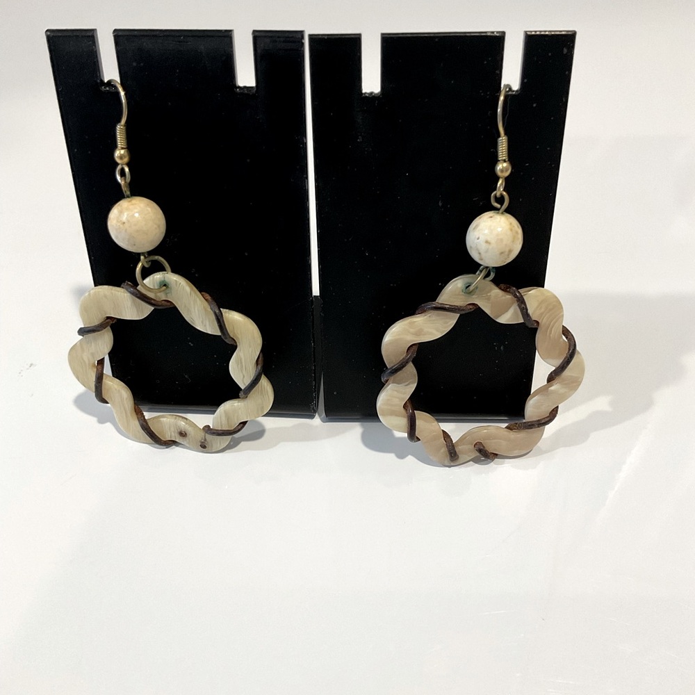 Costume Earrings in Beige Faux Wood Grain in Ring Style